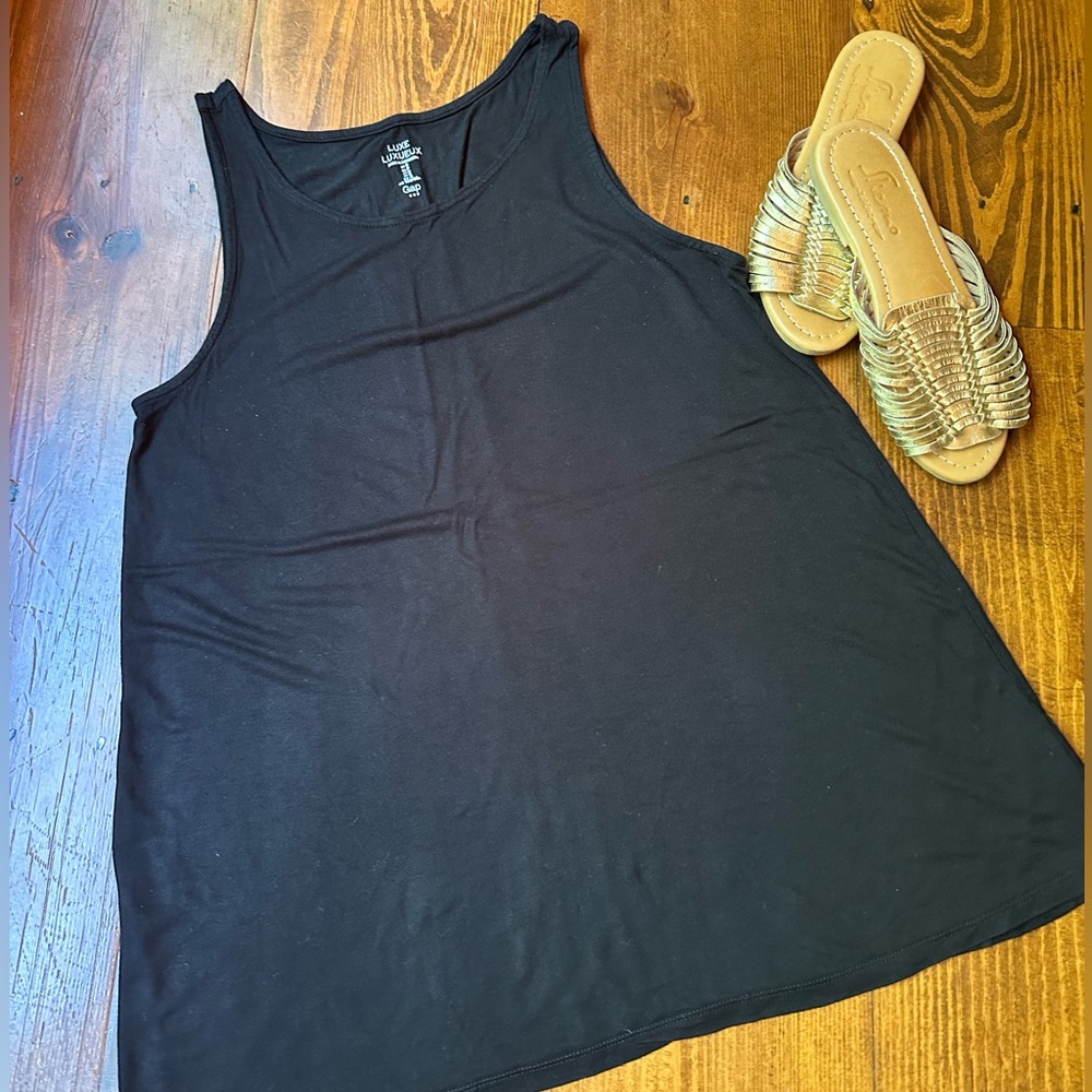 GAP Black Sleeveless Tank Top